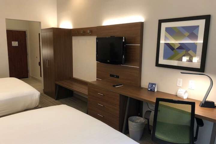 Room 21 of 33