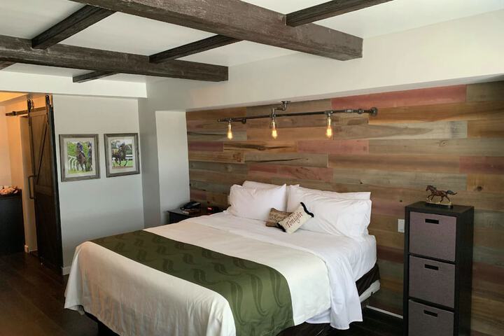 Cedar Stables Inn and Suites