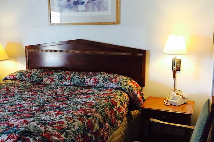 Room 17 of 38