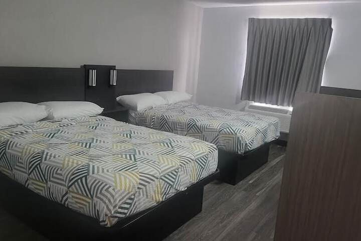Room 12 of 40