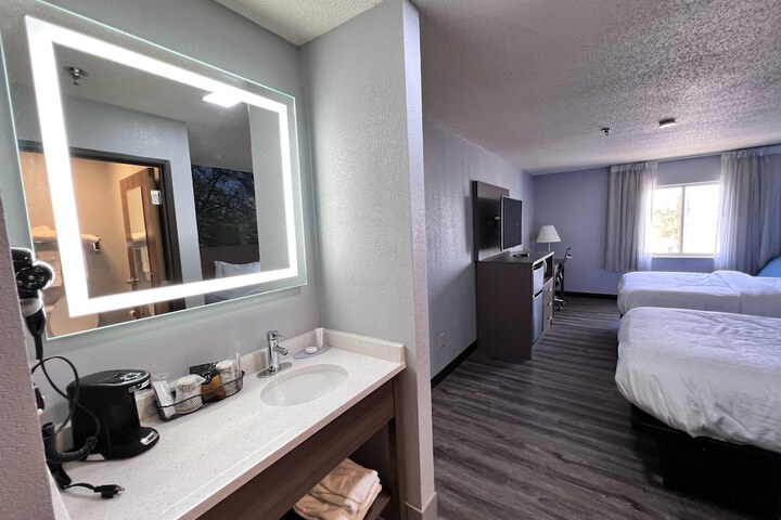 Room 80 of 129