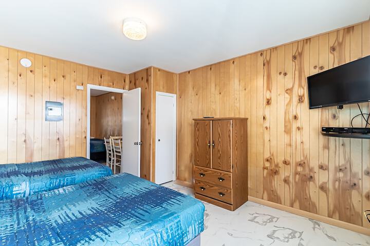 Room 52 of 61