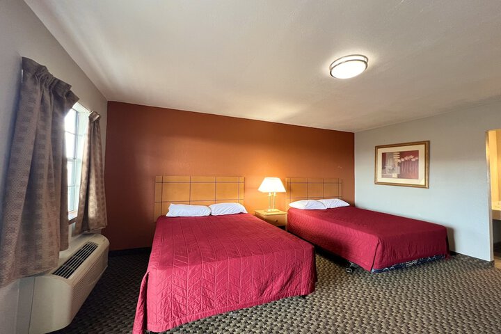 Room 9 of 12