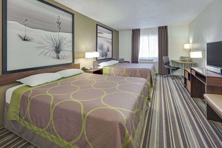 Room 8 of 25
