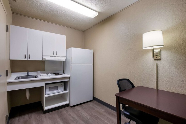 Room 33 of 38