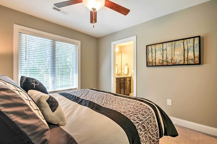 Downtown Townhome Walk to Dine & Shop on Broad St