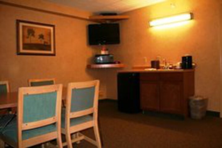 Suite 33 of 72