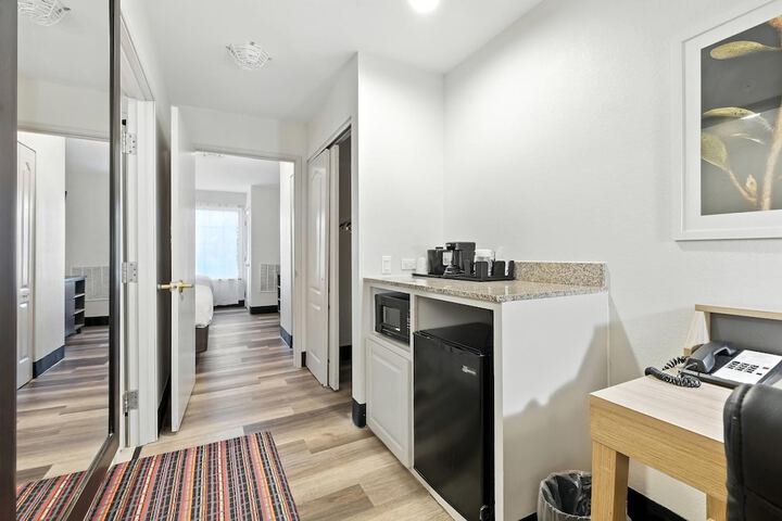 Country Inn & Suites by Radisson Merrillville, IN