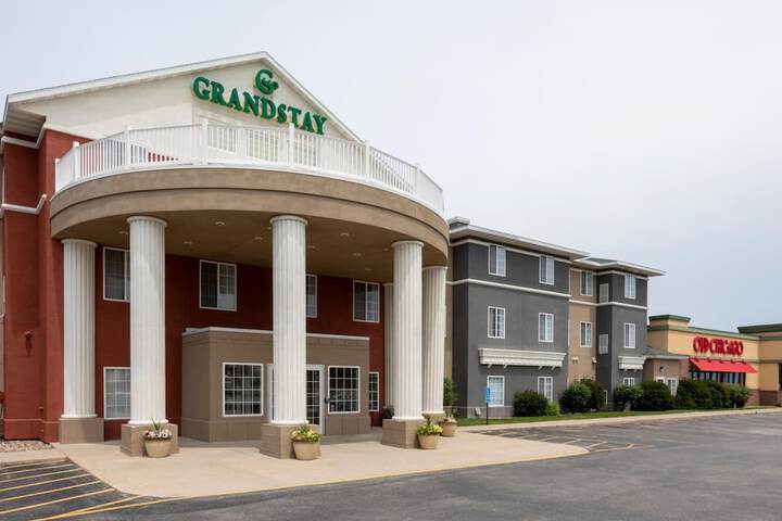 GrandStay Hotel & Suites