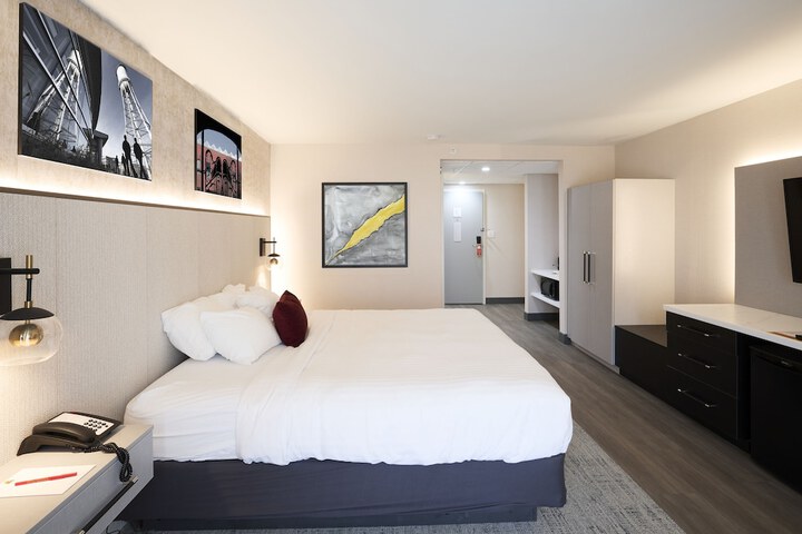 Room 16 of 37