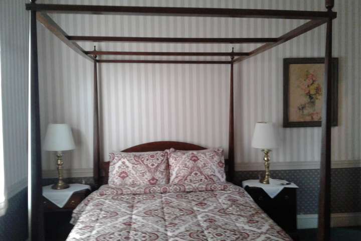 Room 12 of 42