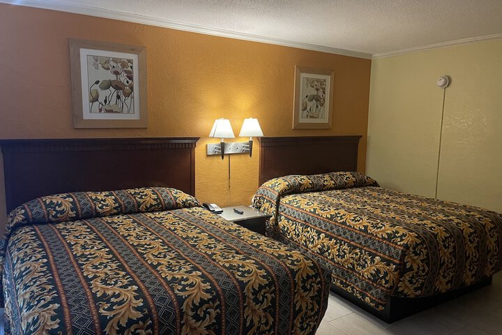 Room 11 of 11
