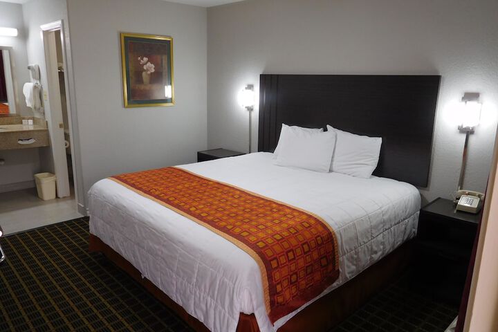 Room 12 of 12