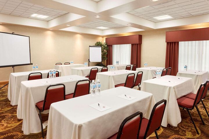 Country Inn & Suites by Radisson Bel Air / Aberdeen, MD