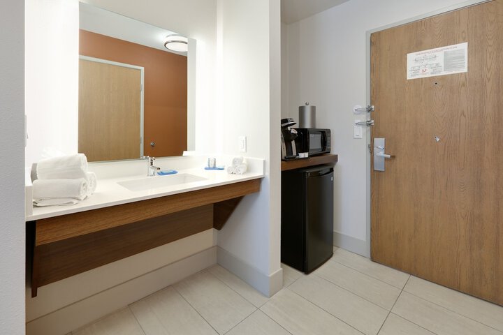 Holiday Inn Express Hotel & Suites Scottsbluff-Gering by IHG