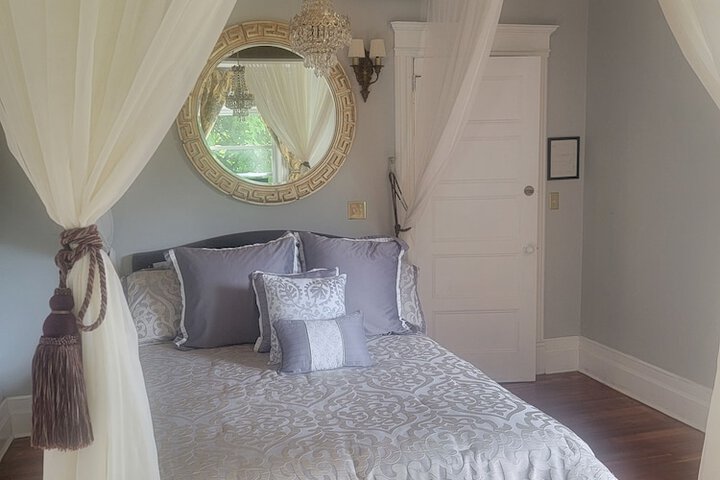 Room 14 of 28