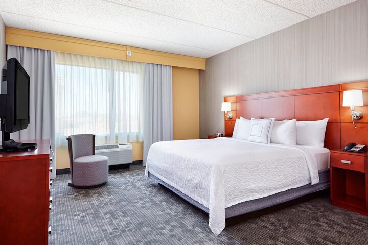 Courtyard by Marriott Phoenix North / Happy Valley