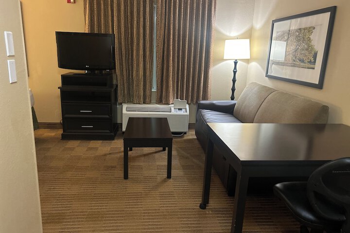 Hotel 1 of 6