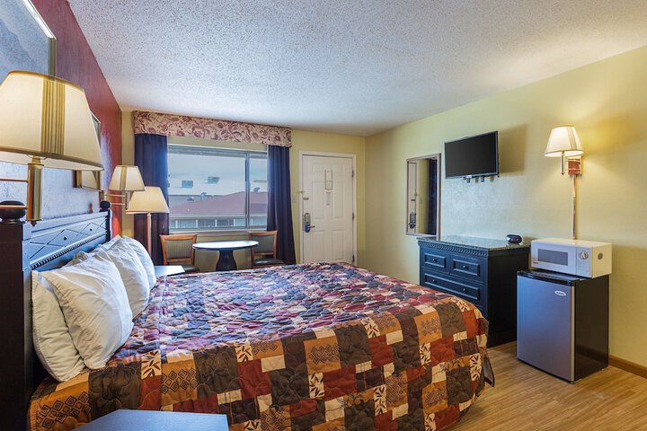 Room 19 of 27