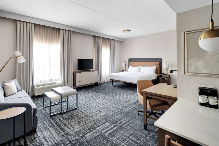 Room 26 of 46
