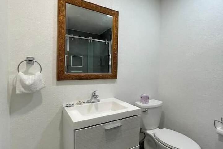 Room 11 of 24