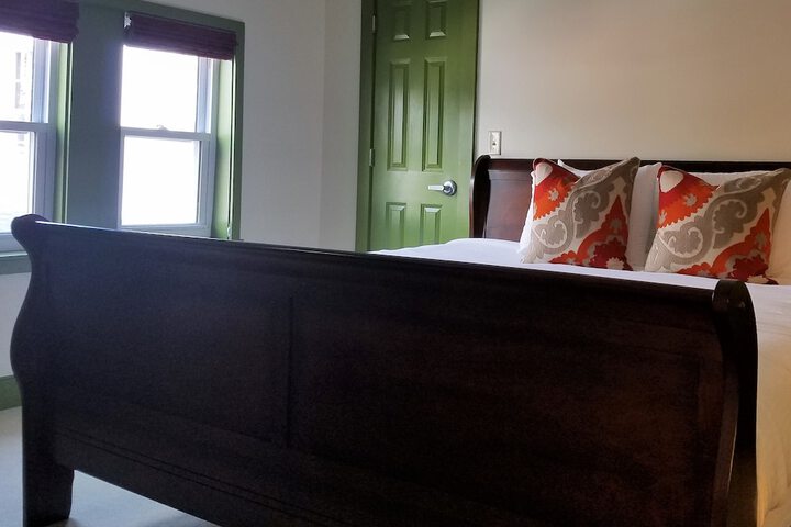 Room 11 of 33