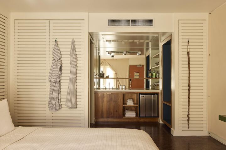 Room 49 of 79