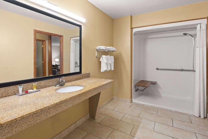 Days Inn by Wyndham Wauseon
