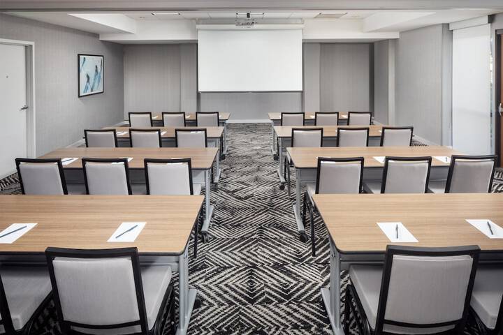 Hyatt Place Dublin / Pleasanton