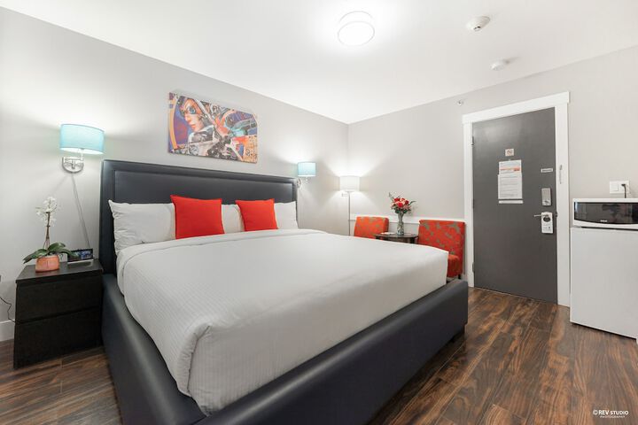 Room 32 of 51