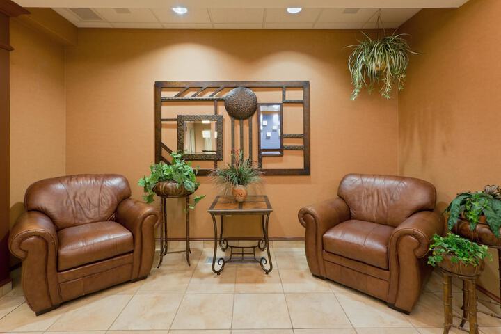 Holiday Inn Express & Suites Kent - University Area by IHG