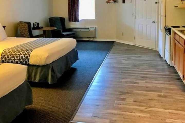Room 25 of 38