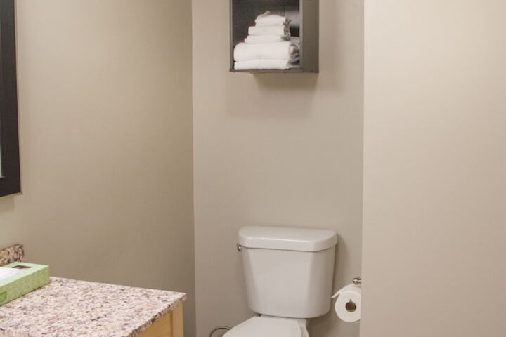 Room 12 of 32