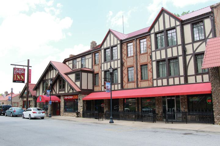 Ye Old English Inn