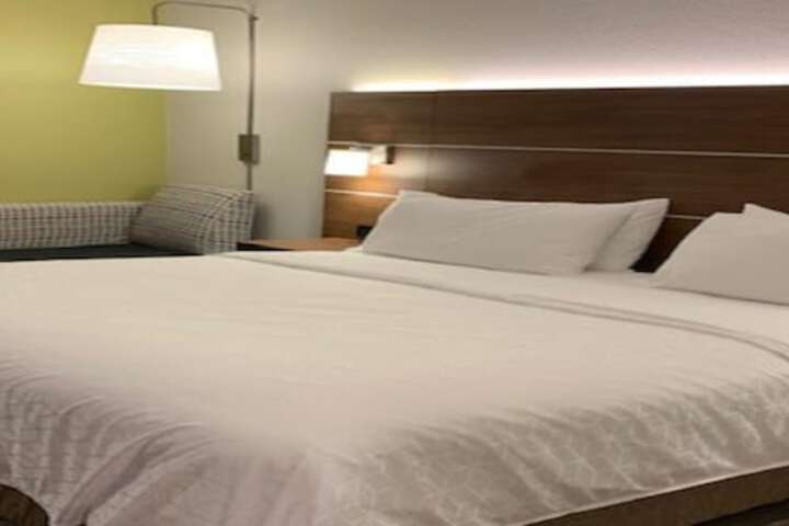 Room 17 of 34
