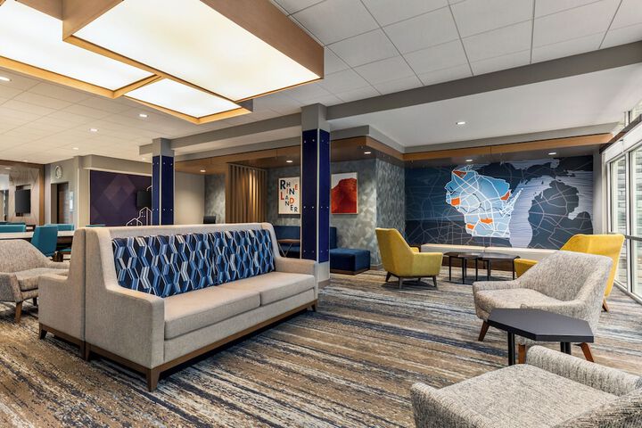 Holiday Inn Express & Suites Alexandria by IHG