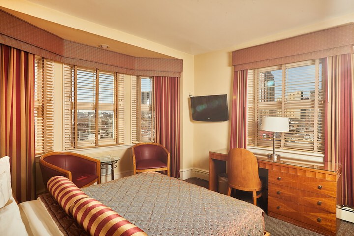 Room 12 of 49