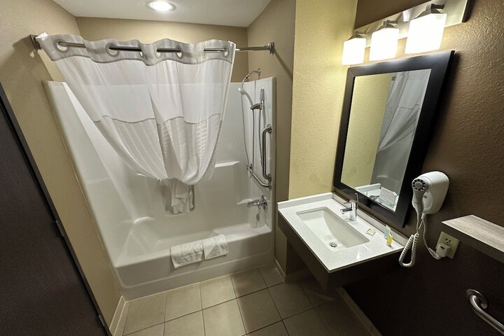 Room 17 of 25