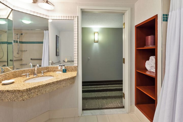 Room 83 of 139