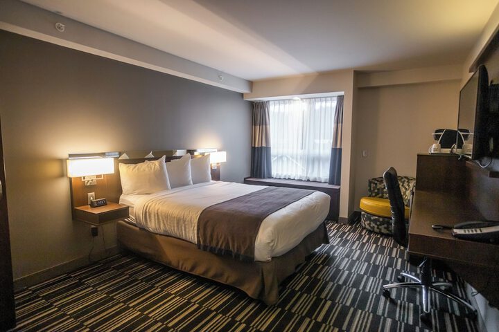 Room 32 of 54