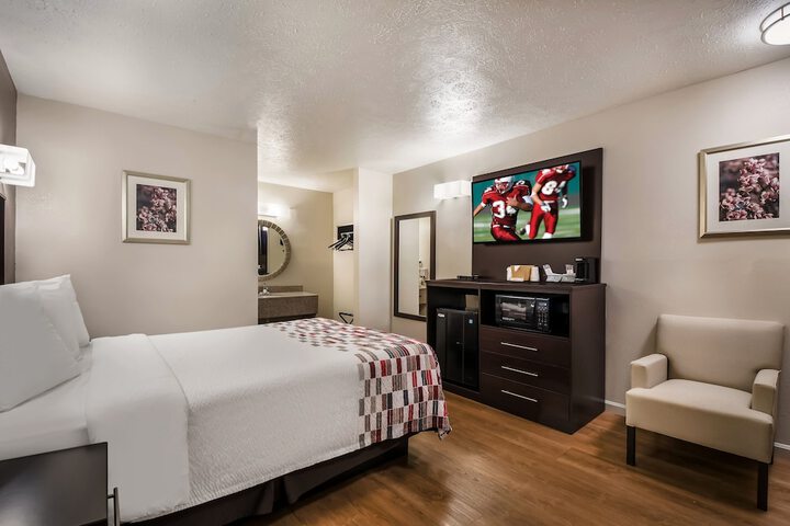 Room 28 of 33