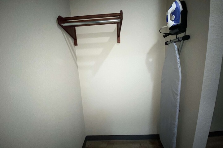Room 10 of 34