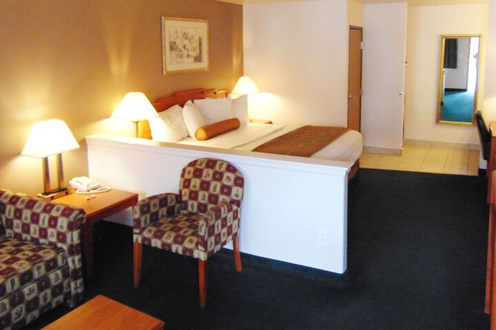 Room 27 of 34