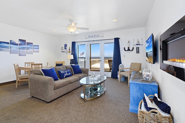 Beach House Inn & Suites
