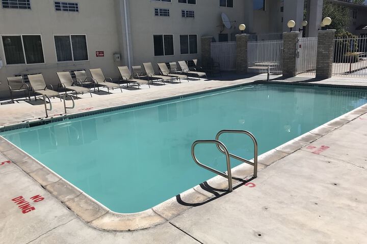 Pool 13 of 46