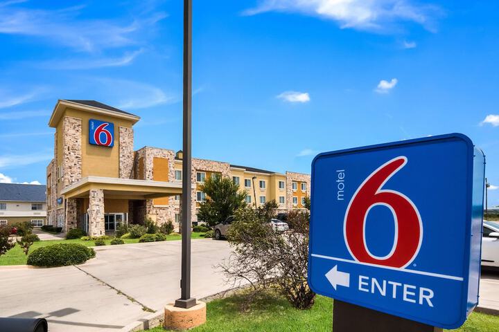 Hotel 5 of 29