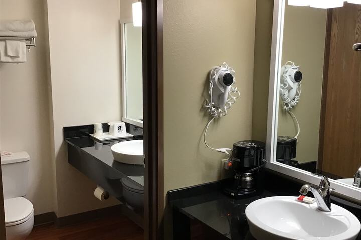 Room 13 of 30