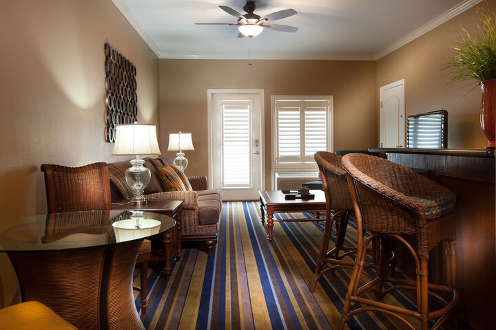 Kemah Boardwalk Inn