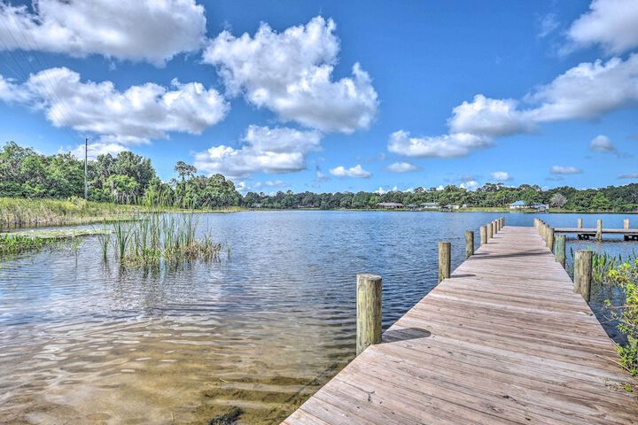 Crescent City Apartment w / Easy Lake Access!