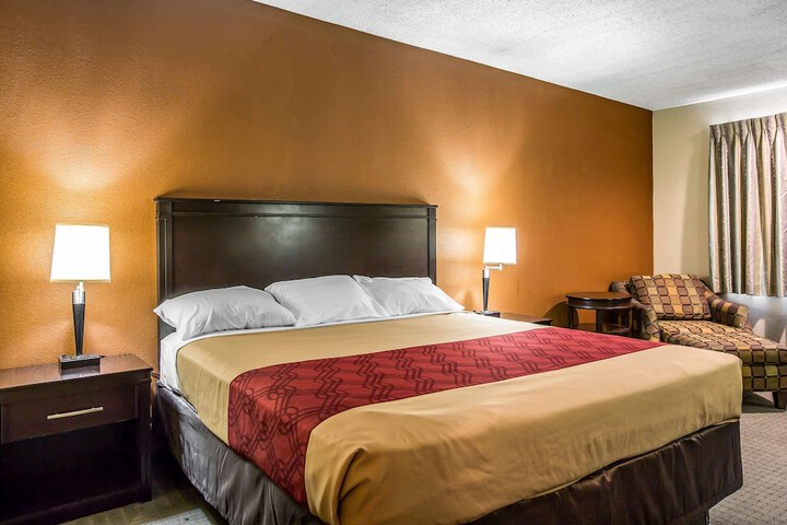 Room 13 of 34